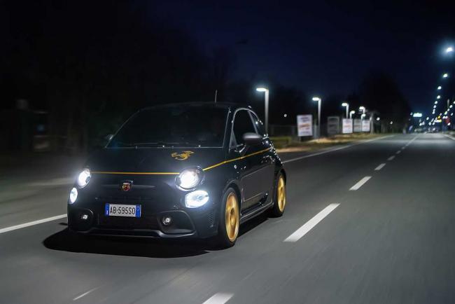 Abarth 595 Scorpioneoro : le noir vaut de l'or !