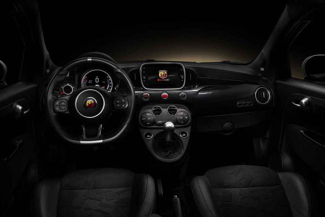 Abarth 595 Scorpioneoro : le noir vaut de l'or !