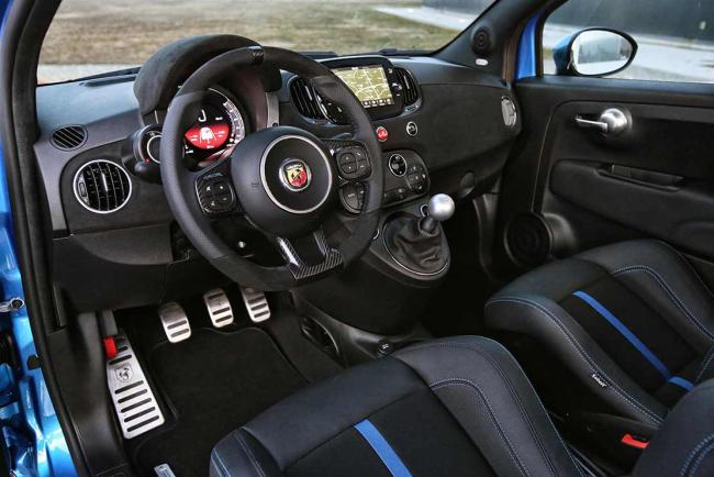Interieur_abarth-695-tributo-131-rally_0
