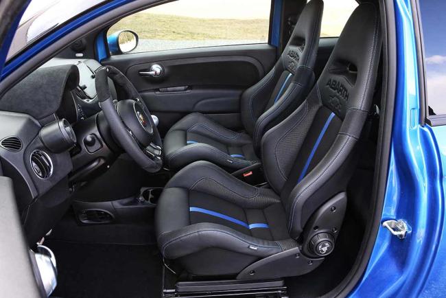 Interieur_abarth-695-tributo-131-rally_1