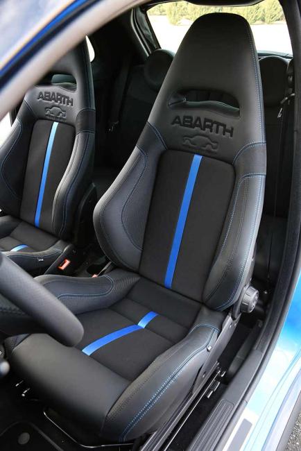 Interieur_abarth-695-tributo-131-rally_5