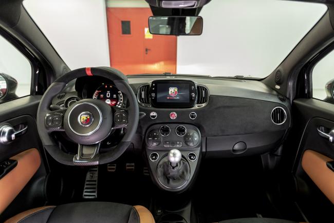 Exterieur_abarth-695-club-italia_4