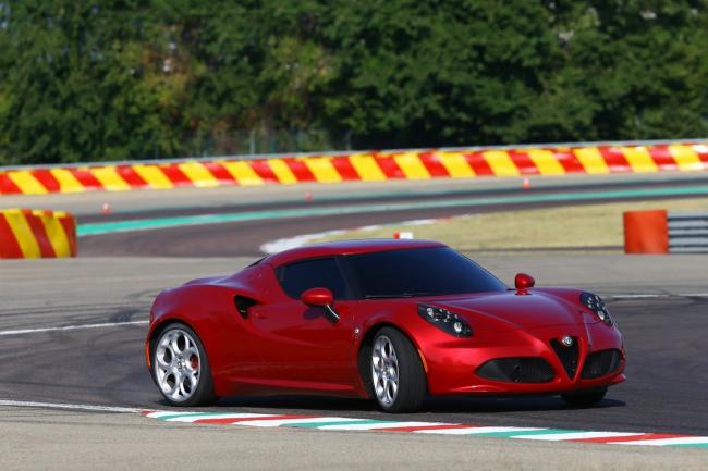 Exterieur_Alfa-Romeo-4C-2014_22