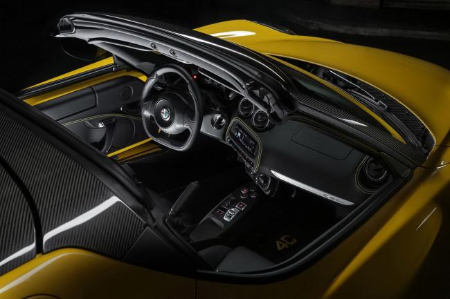 Interieur_Alfa-Romeo-4C-Spider-2015_41