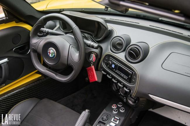 Interieur_Alfa-Romeo-4C-Spider-2016_31