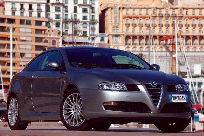 Exterieur_Alfa-Romeo-GT-Coupe_22