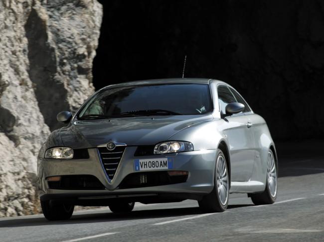 Exterieur_Alfa-Romeo-GT-Coupe_17
