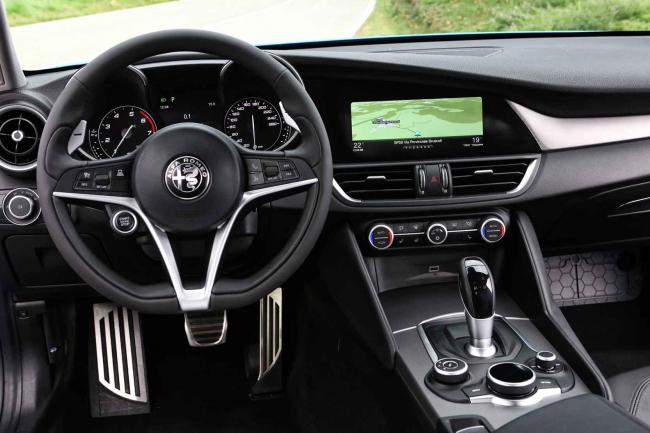 Interieur_Alfa-Romeo-Giulia-Veloce_21