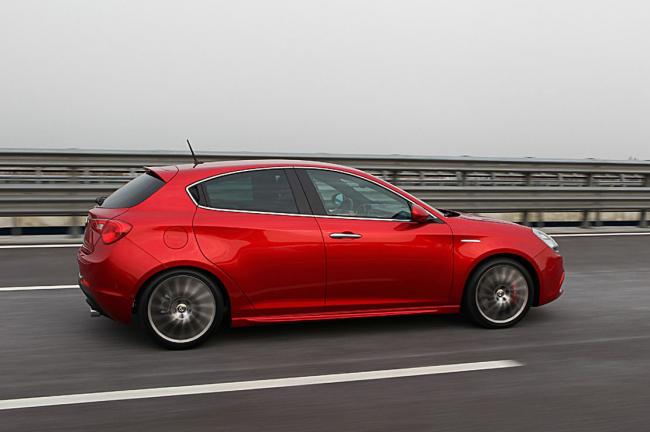 Exterieur_Alfa-Romeo-Giulietta_2