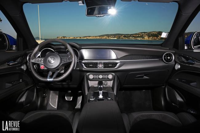 Interieur_Alfa-Romeo-Stelvio-Quadrifoglio-Verde_43