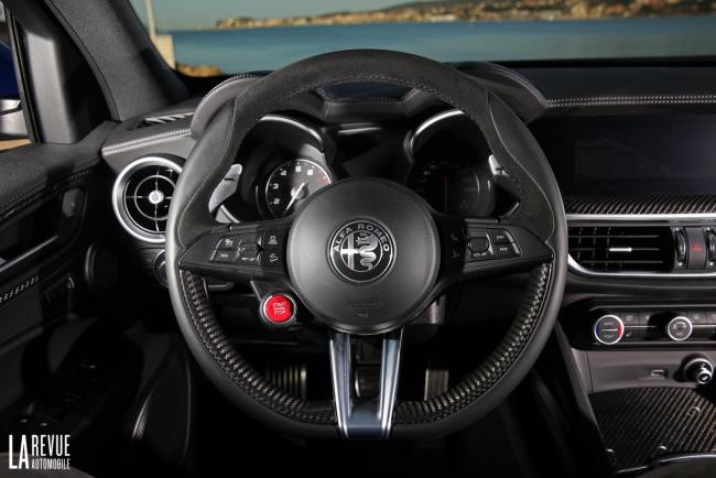 Interieur_Alfa-Romeo-Stelvio-Quadrifoglio-Verde_32