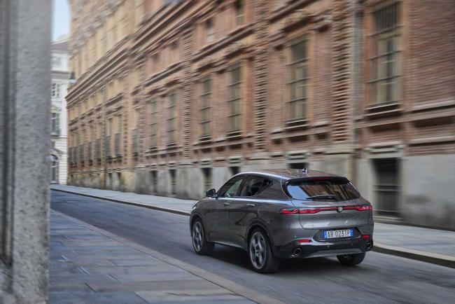 Exterieur_alfa-romeo-tonale-hybride-rechargeable-q4_13