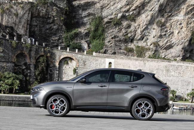 Exterieur_alfa-romeo-tonale-hybride-rechargeable-q4_2
