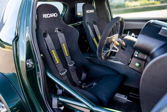 Interieur_Aston-Martin-Cygnet-V8_11