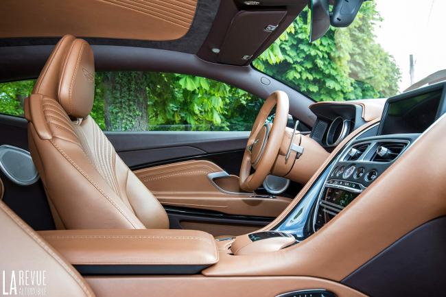 Interieur_Aston-Martin-DB11-2017_36