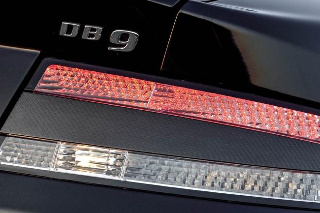 Exterieur_Aston-Martin-DB9-Carbon-Edition_1