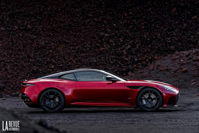 Exterieur_Aston-Martin-DBS-Superleggera_8