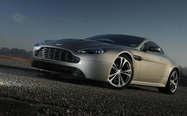 Exterieur_Aston-Martin-V12-Vantage_5