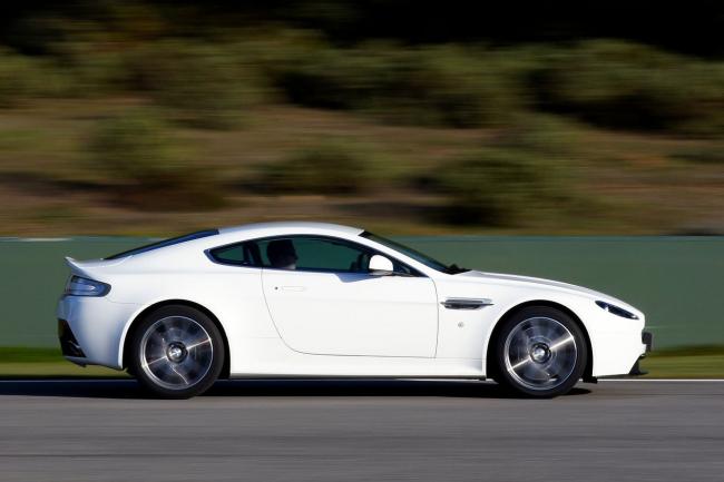 Exterieur_Aston-Martin-V8-Vantage-S_1