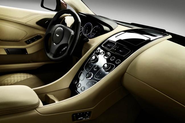 Interieur_Aston-Martin-Vanquish_21