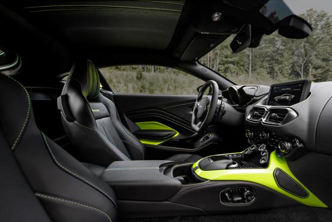 Interieur_Aston-Martin-Vantage-2018_44