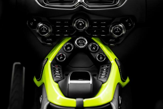 Interieur_Aston-Martin-Vantage-2018_38