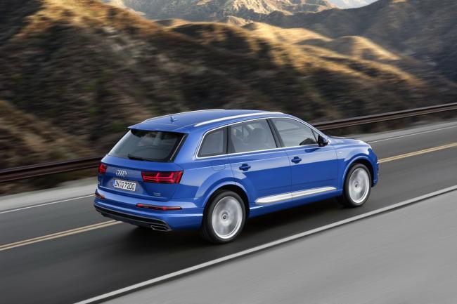 Exterieur_Audi-Q7-2015_11