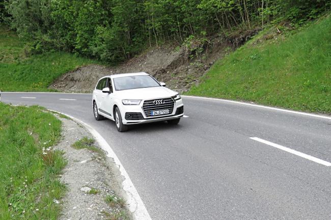 Exterieur_Audi-Q7-TFSI-2015_18