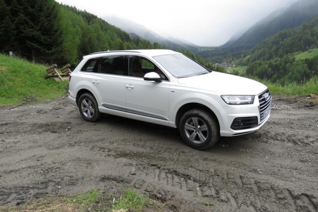 Exterieur_Audi-Q7-TFSI-2015_20