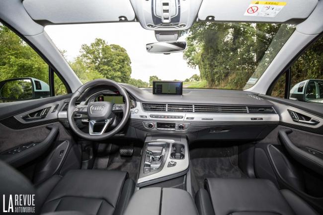 Interieur_Audi-Q7-e-tron_27