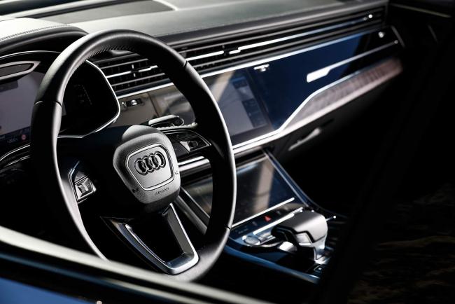 Interieur_Audi-Q8-50-TDI_36