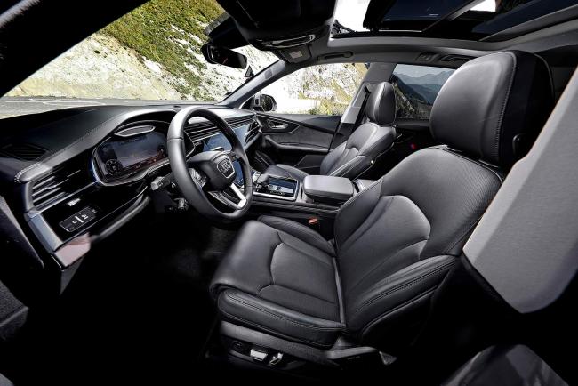 Interieur_Audi-Q8-50-TDI_37