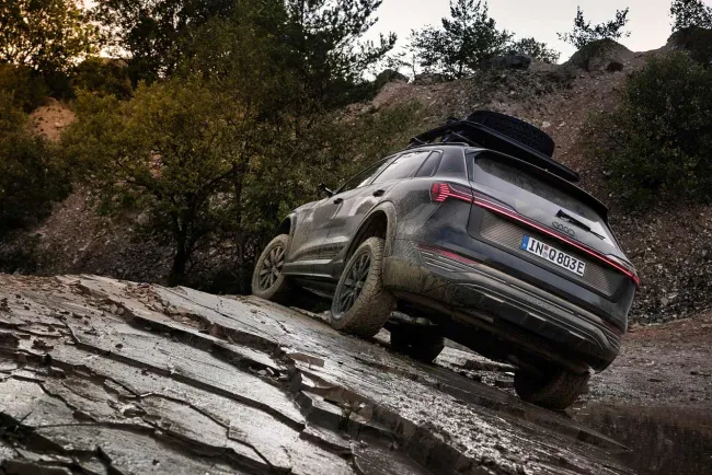 Audi Q8 e-tron Dakar Edition : Pour passer les dunes sans un bruit
