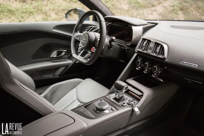 Interieur_Audi-R8-II-V10-Plus_39