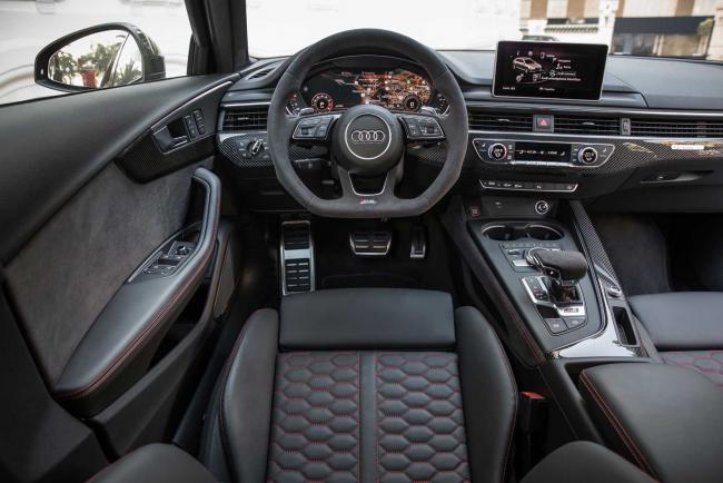 Interieur_Audi-RS4-Avant-B9_14