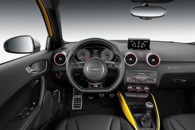 Interieur_Audi-S1-Sportback_17