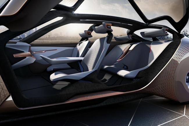 Interieur_Bmw-Vision-Next-100-Concept_10