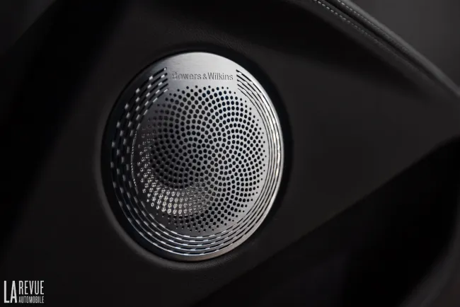 BMW XM et le Diamond Surround Sound System de Bowers & Wilkins