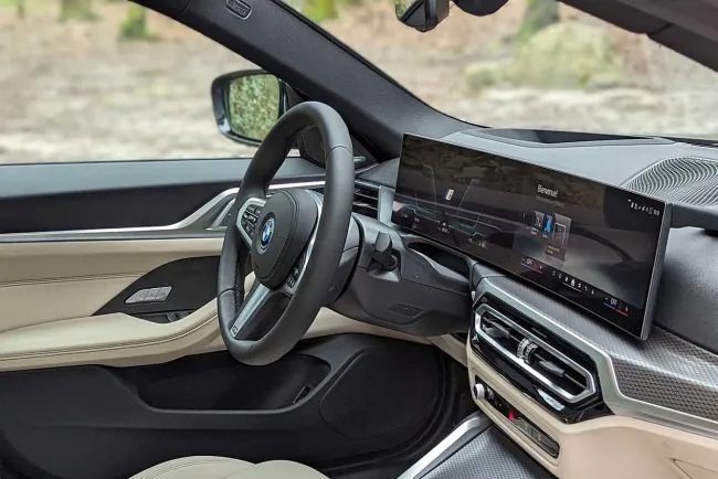 Essai BMW i4 eDrive 35 : son atout majeur… ? Son prix… oui, son prix… ?