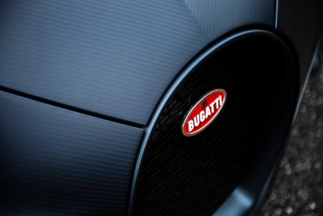 Bugatti Chiron Sport « 110 ans Bugatti » : Bleu, Blanc Rouge
