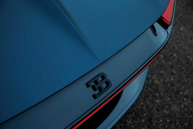 Bugatti Chiron Sport « 110 ans Bugatti » : Bleu, Blanc Rouge