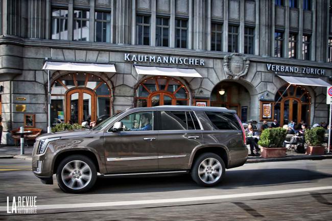 Exterieur_Cadillac-Escalade-V8-Platinum_7