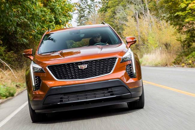 Cadillac revient en force avec un SUV : le XT4