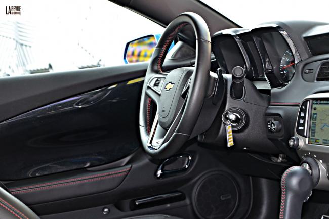 Interieur_Chevrolet-Camaro-Hot-Wheels-BVA_50