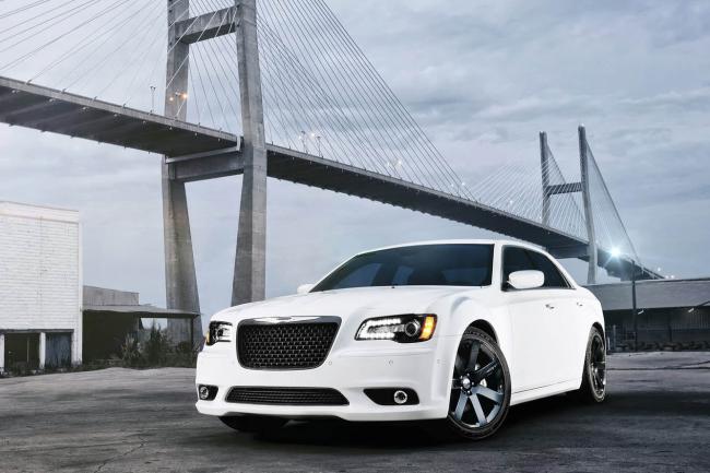 Exterieur_Chrysler-300-SRT8_5