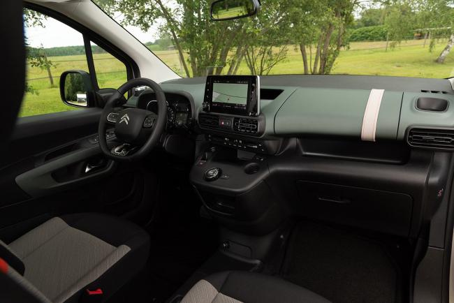 Interieur_Citroen-Berlingo-PureTech-110_37