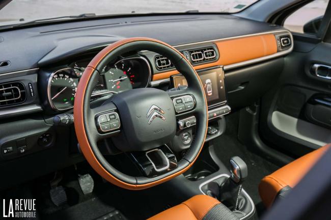 Interieur_Citroen-C3-2017-PureTech-82_29