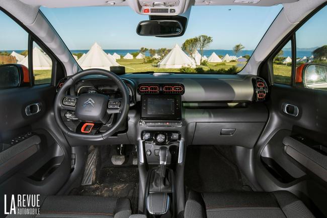 Interieur_Citroen-C3-Aircross-PureTech-110_42