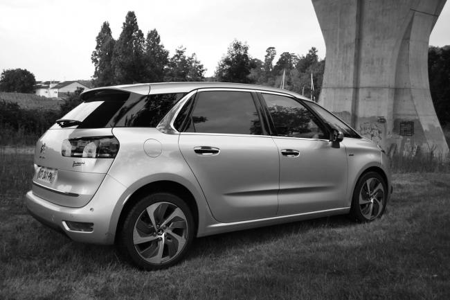 Exterieur_Citroen-C4-Picasso-2-THP-156-Exclusive_0