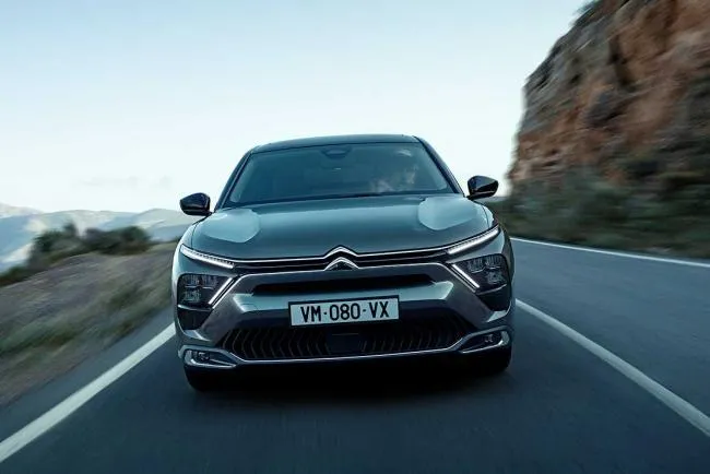 Citroën C5 X hybride rechargeable : cette fois, c’est la 180 ë-EAT8